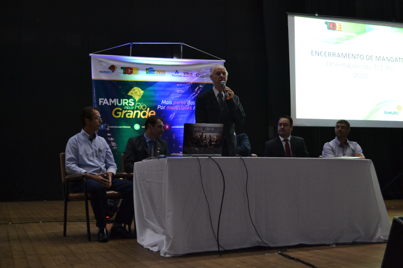 Prefeito Andres participa do seminário Famurs pelo Rio Grande